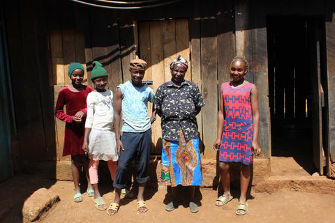 Julia vil gøre alt for, at børnebørnene kommer i skole